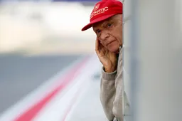 Doctor Klepetko: Mr. Lauda was kept alive only by a pump