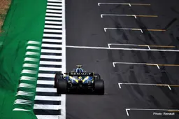 Renault enjoy lavish points haul among Pirelli chaos