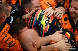 Miami Grand Prix: Piastri hat-trick beats Norris, McLarens on another planet