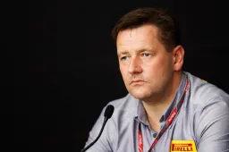 Pirelli denies shift to softer tyres in 2015