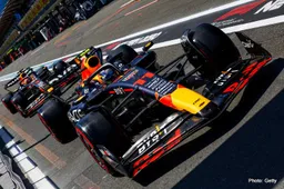 Horner: Verstappen and Perez free to race