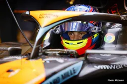 Brown: We have to give "future champion" Piastri a faster car