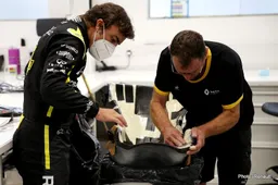 Renault: Alonso drove the F1 sim and had a seat fitting
