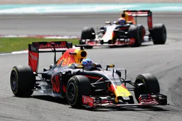 Malaysian Grand Prix: Ricciardo wins incident packed race