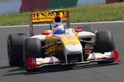 Grosjean hopes Renault buys Lotus