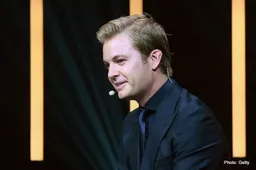 Rosberg: At Davos they're looking at their phones and not listening