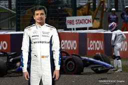Vowles: Williams need more from Sargeant, Sainz #1 target