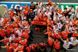Brown: McLaren's family atmosphere helped get the best out of Carlos
