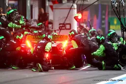 Sauber's pit stop woes continue in Australian GP