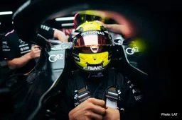 Wolff: I prefer Schumacher sits in a cockpit, actually races