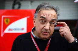Lauda: The more Marchionne calls for wins, the more mistakes Ferrari make