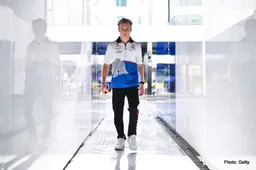 Lawson returns to F1 with engine penalty to welcome him