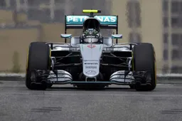 Shanghai Qualifying: Rosberg thumps Ferrari but Hamilton to start last
