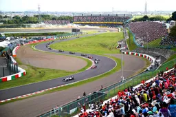 Japanese Grand Prix: Hamilton cruises to dominant victory