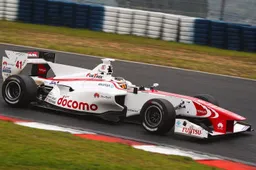 Vandoorne scores maiden Super Formula win