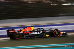Abu Dhabi Qualifying: Verstappen claims final pole in 2022