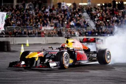 Verstappen burns rubber in Las Vegas