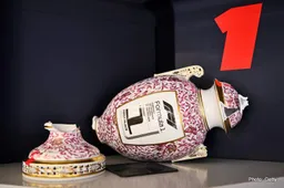Norris breaks Verstappen's trophy from Hungary