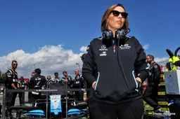 Brundle: I Would Ask Claire to Move Upstairs