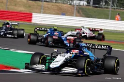 Russell receives "harsh" three-place grid penalty