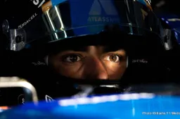Carlos Sainz appeals to FOM and FIA to handle Formula 1 engine rules with open mind