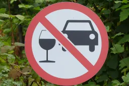 1024px dont drink and drive sign at strathisla whisky distillery car park alcohol reinhard muller wikipedia cc by sa 40