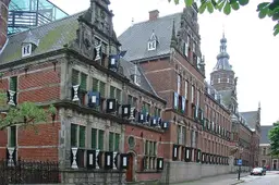 800px provinciehuis groningen voorzijde gouwenaar
