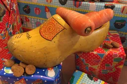 saint nicholas clog roots packets sinterklaas presents 1206340jpgd sint nicolaas cadeautjes pepernoten wortel