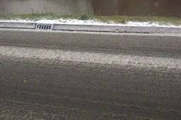 sneeuw en ijsresten weg