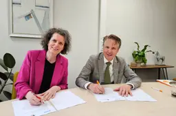 Carry de Niet (ZINN) en Bas Krajenbrink (Patrimonium) ondertekenen huurcontract