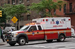 ambulance-1423505_1920