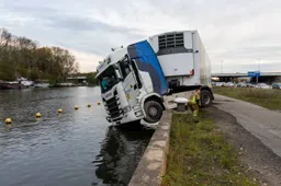 FE30754D-614D-4FEC-B1B6-DC34BCD070E3