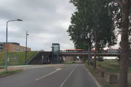 Onderhoud trappen en liften HOV-bushalte Beukenhorst in Hoofddorp (1)