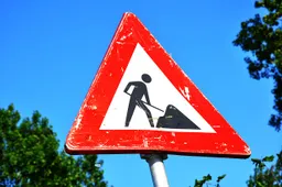 traffic sign 1443060 640