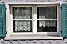 window-4041297_1280