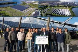 Deelnemers aan Energiehub P8 bij het zonnepark in Harderwijk. Beeld: Endura.