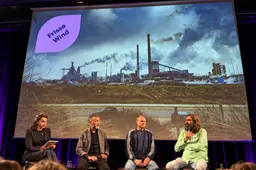 Podium met Tata Steel-projectie