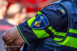 politielogo op uniform