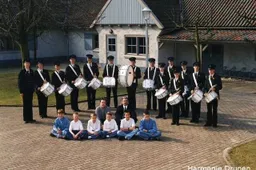 thumbnail-1993-010-de-drumband-met-leerlingen-20180118201216859-68b582615f2a2