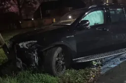 bestuurder-vlucht-na-eenzijdige-aanrijding-in-vlijmen