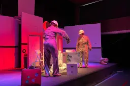Spot aan van niks en van alles