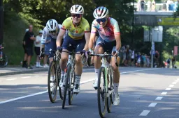 lorena wiebes lotte kopecky kasia niewiadoma simac ladies tour