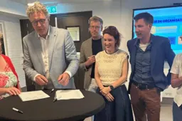 Ondertekening convenant (© Coloriet)