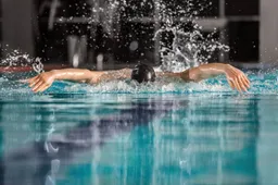 male-swimmer-swimming-butterfly-stroke