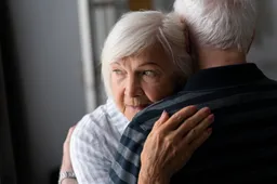 senior-people-confronting-alzheimer-disease-together