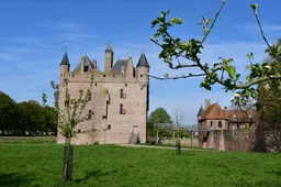 kasteel doornenburg in de lente