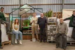 Sybotanica.oprichter Sybrand Bies in het midden