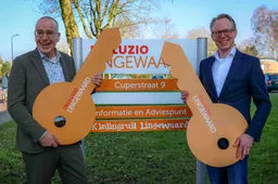 Wethouder Aart Slob en directeur Incluzio Lingewaard Ruud Noteboom