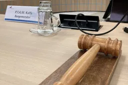 Uit de raad.429662609_783320147166630_4422465767042191793_n