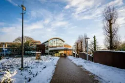 260105-Hoofdingang-sneeuw-600x400